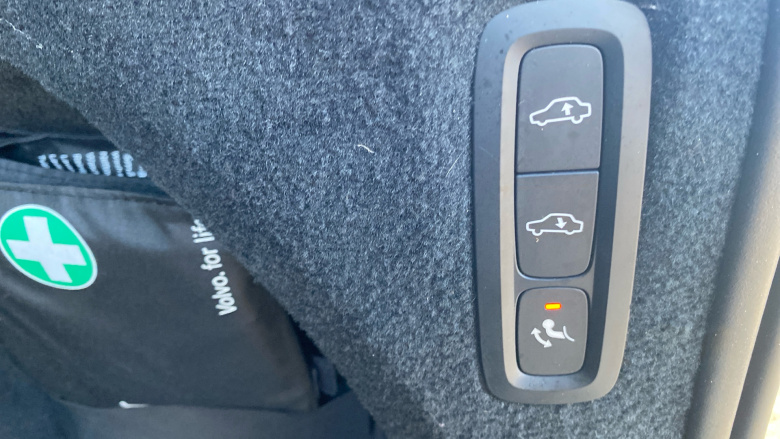 Volvo Xc90 2.0 T8 Hybrid R DESIGN Pro 5dr Geartronic Estate